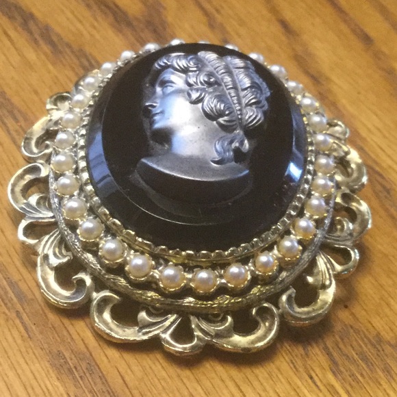Vintage Mourning Cameo Pin / Pendant - Picture 2 of 3